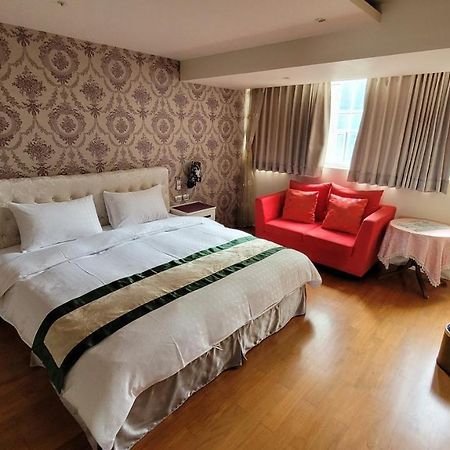 Left Bank 121 Hotel Tainan Exterior photo