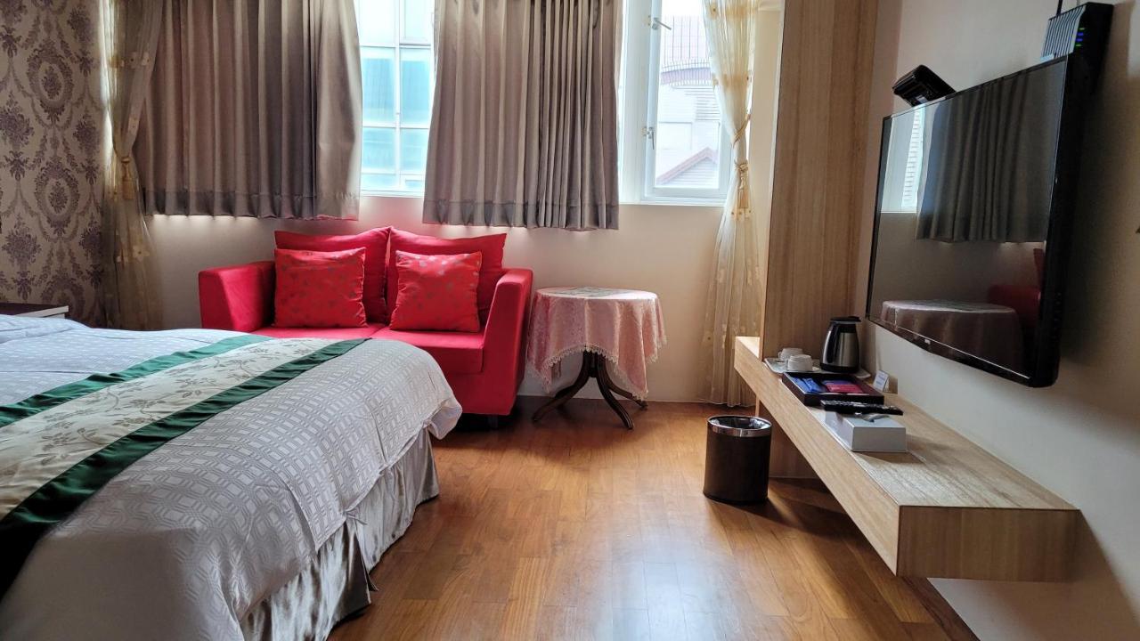 Left Bank 121 Hotel Tainan Exterior photo