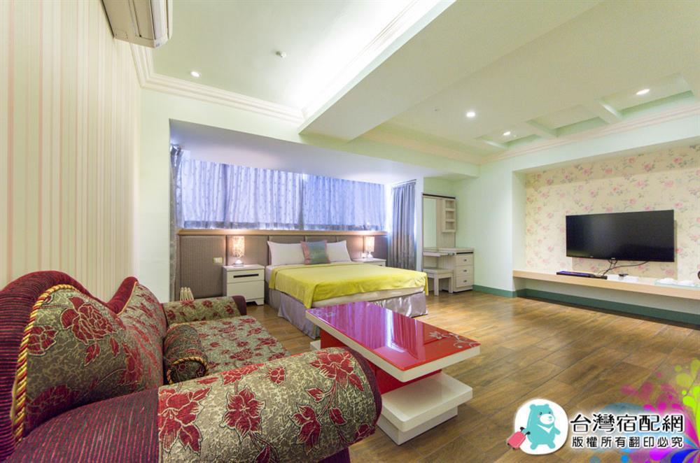 Left Bank 121 Hotel Tainan Exterior photo