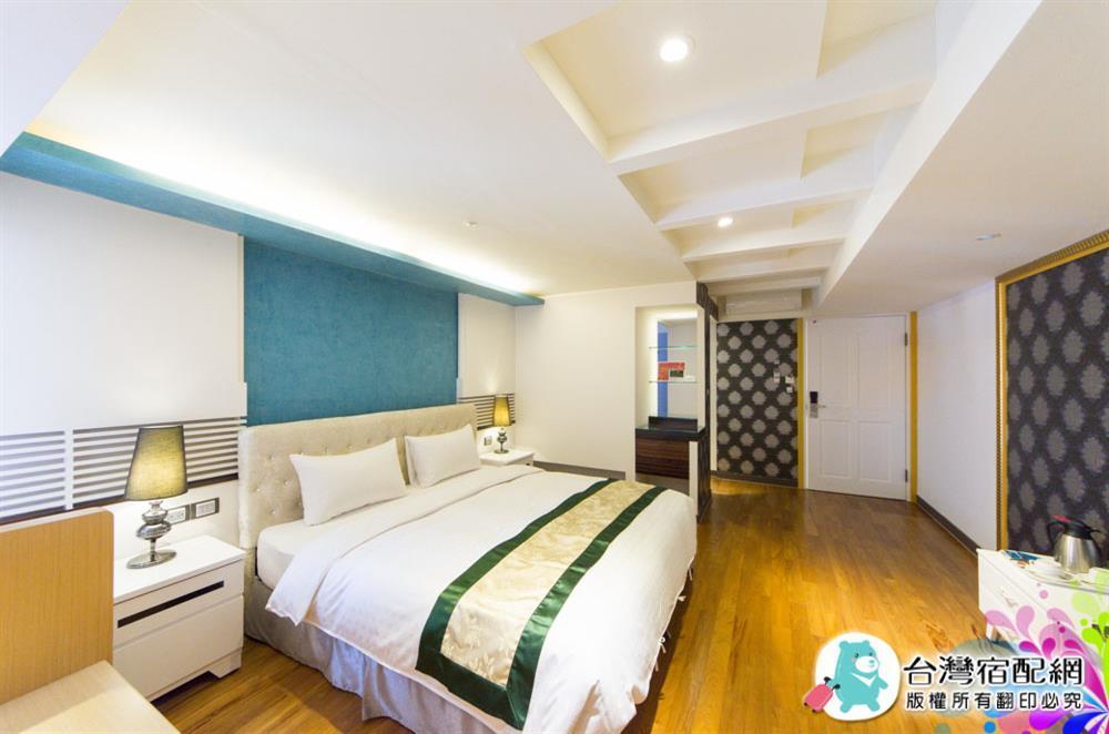 Left Bank 121 Hotel Tainan Exterior photo