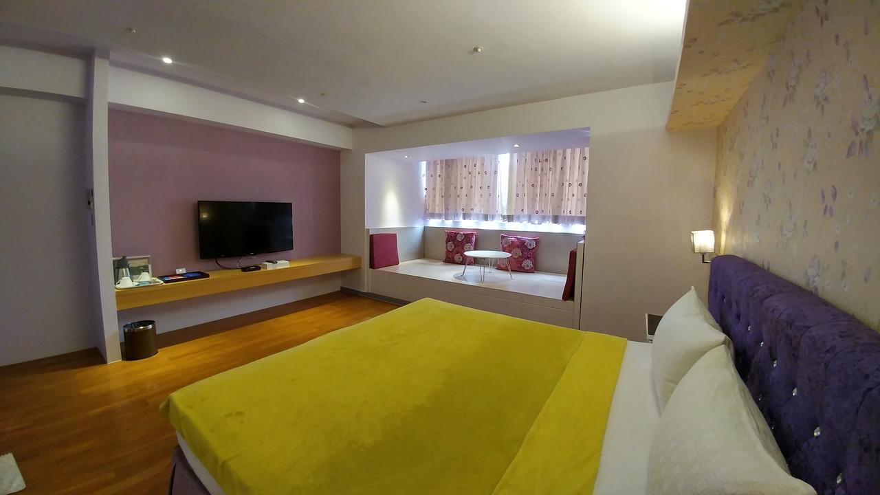 Left Bank 121 Hotel Tainan Exterior photo
