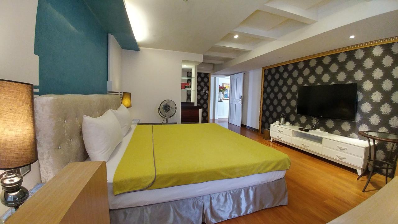 Left Bank 121 Hotel Tainan Exterior photo