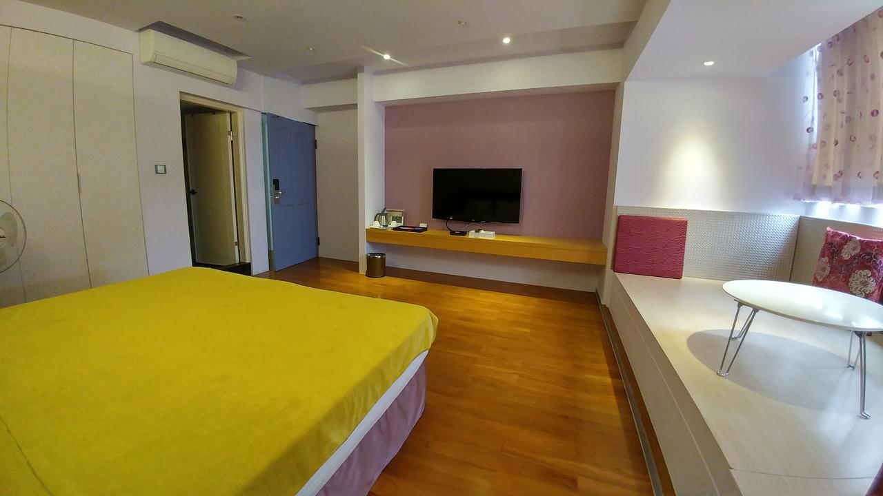 Left Bank 121 Hotel Tainan Exterior photo